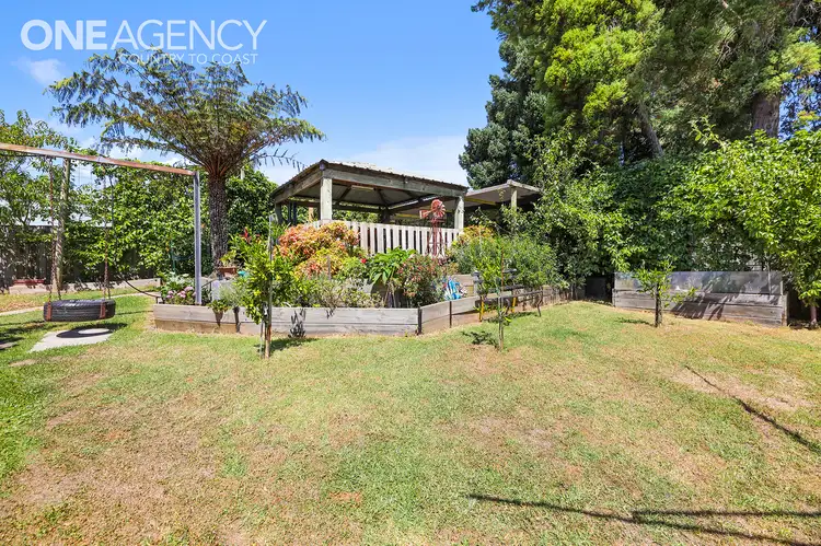 Sixth view of Homely house listing, 10 Mcclure Street, Drouin VIC 3818