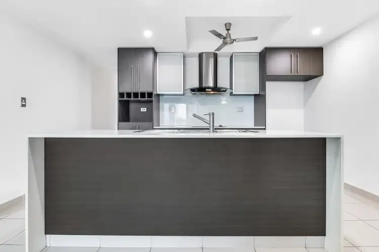 Fifth view of Homely apartment listing, 8/107 Woods Street, Darwin City NT 800