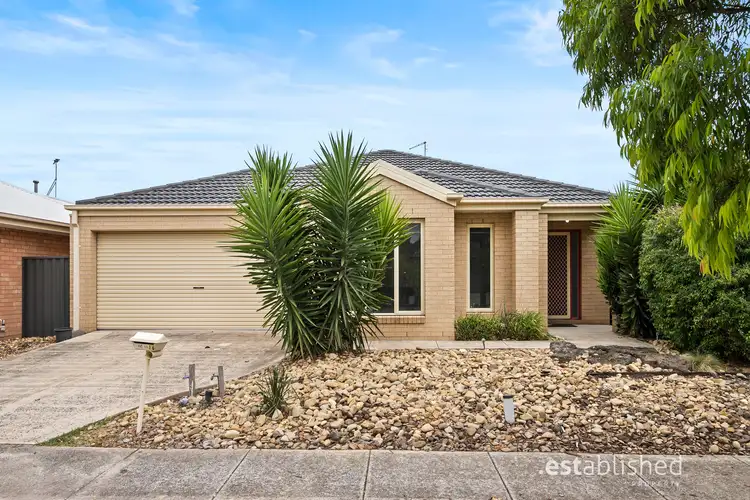 16 Cardinia Grove, Manor Lakes VIC 3024