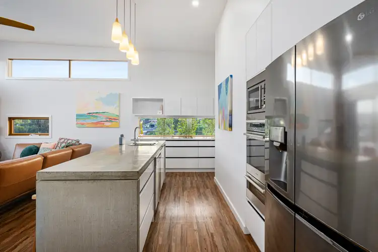 Fifth view of Homely house listing, 8 Tanner Terrace, Wodonga VIC 3690