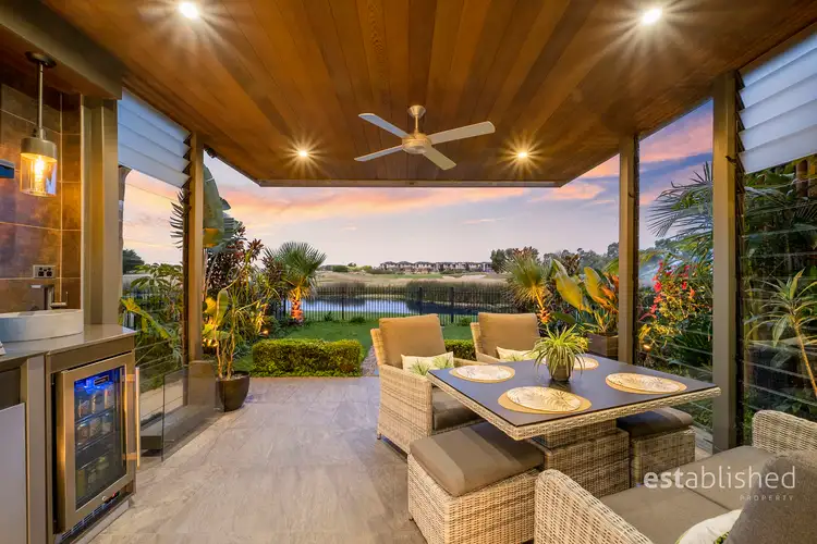 2/1 Greg Norman Drive, Sanctuary Lakes VIC 3030
