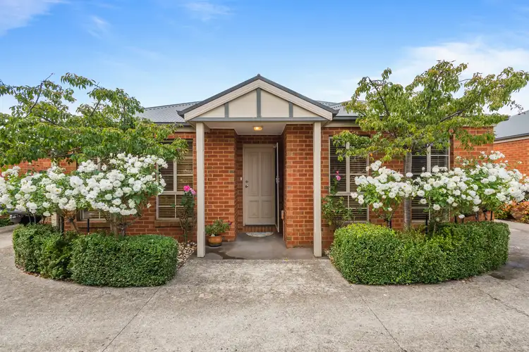 Main view of Homely unit listing, 2/29 Murphy Street, Romsey VIC 3434