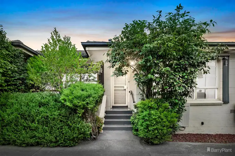 2/33 Churchill Street, Doncaster East VIC 3109