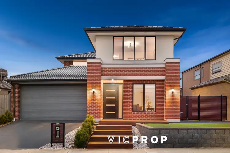 14 Darsham Crescent, Point Cook VIC 3030