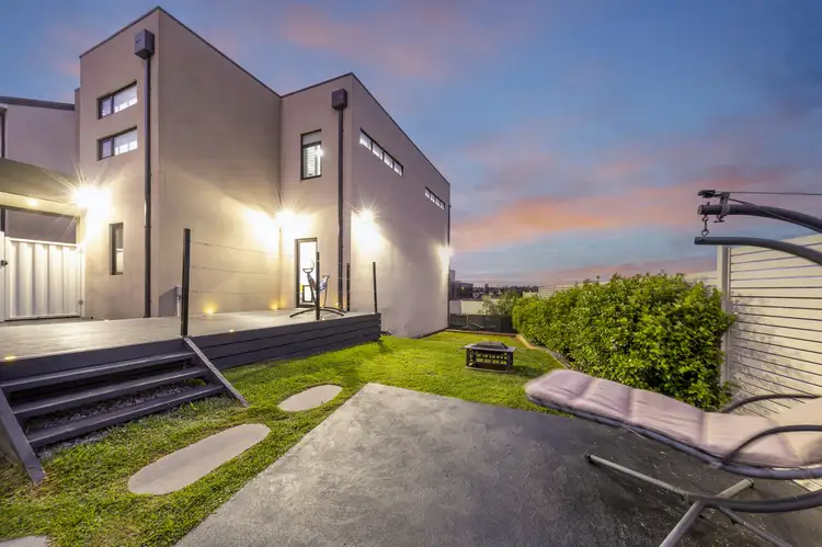 9 Kalmia Mews, Gowanbrae VIC 3043