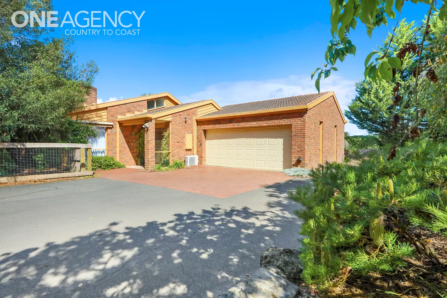 Main view of Homely house listing, 8 Lancelot Court, Drouin VIC 3818