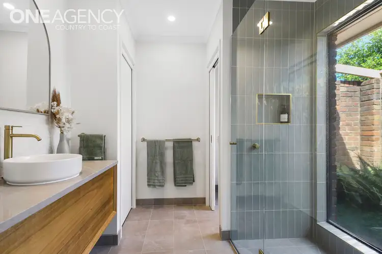 Fifth view of Homely house listing, 8 Lancelot Court, Drouin VIC 3818