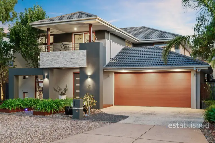 12 Bayside Drive, Sanctuary Lakes VIC 3030
