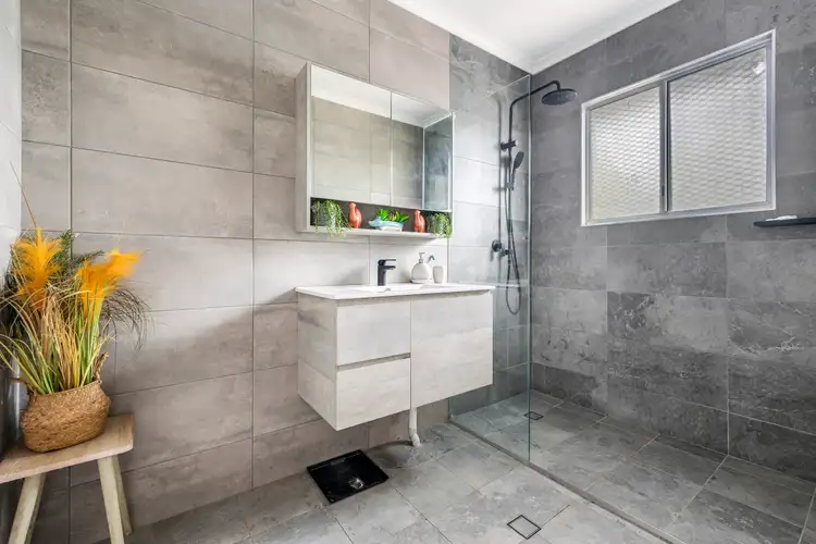 8 Roe Court, Gray NT 830