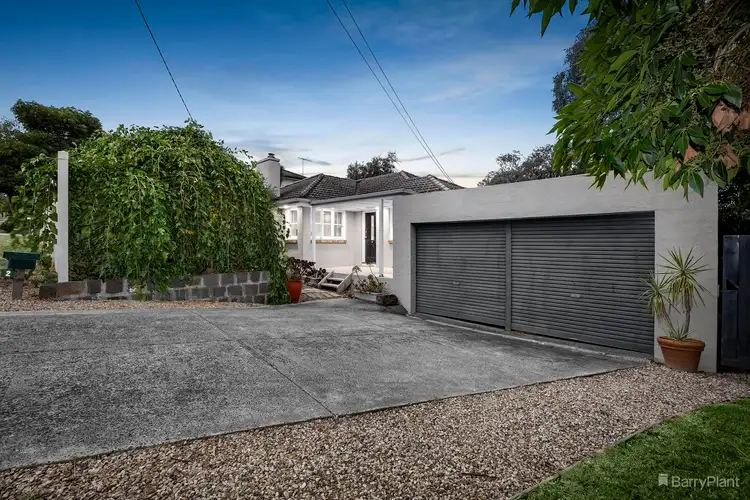 2 Huntley Street, Watsonia North VIC 3087