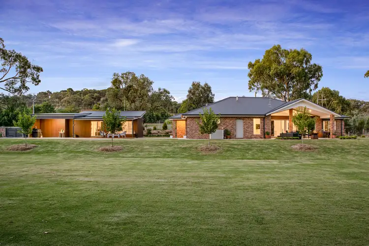 869 Centaur Road, Hamilton Valley NSW 2641