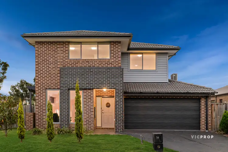 16 Lure Avenue, Point Cook VIC 3030