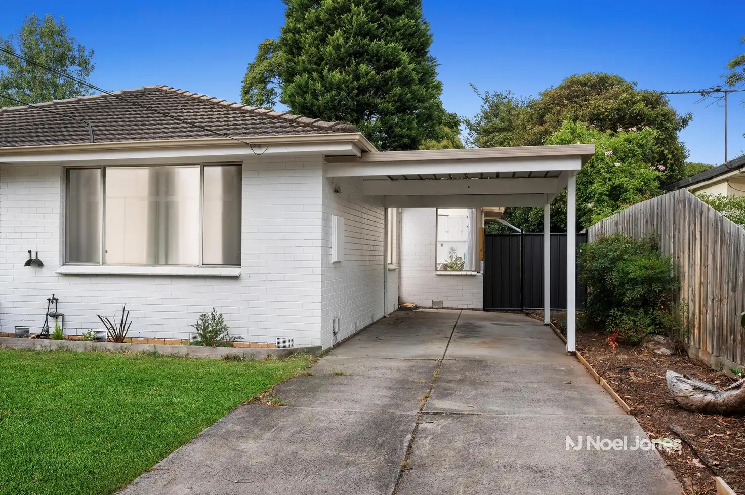 Main view of Homely unit listing, 2/2 Grevillea  Court, Forest Hill VIC 3131