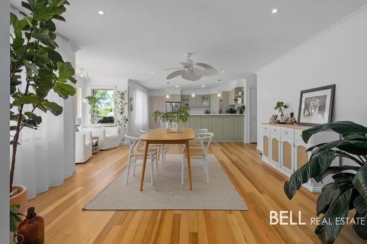 42 Mountain Road, Cockatoo VIC 3781