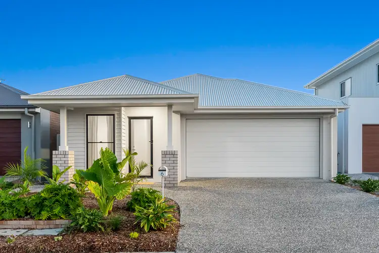6 Coolum Parade, Newport QLD 4020