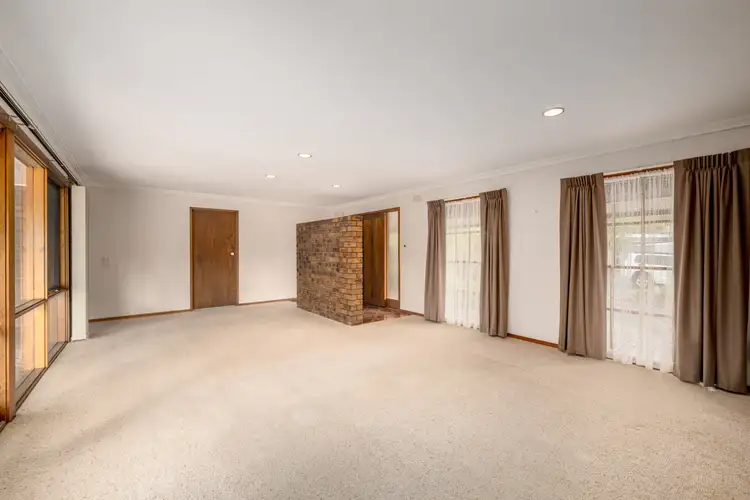 Fifth view of Homely house listing, 4 Bonney Court, Shepparton VIC 3630