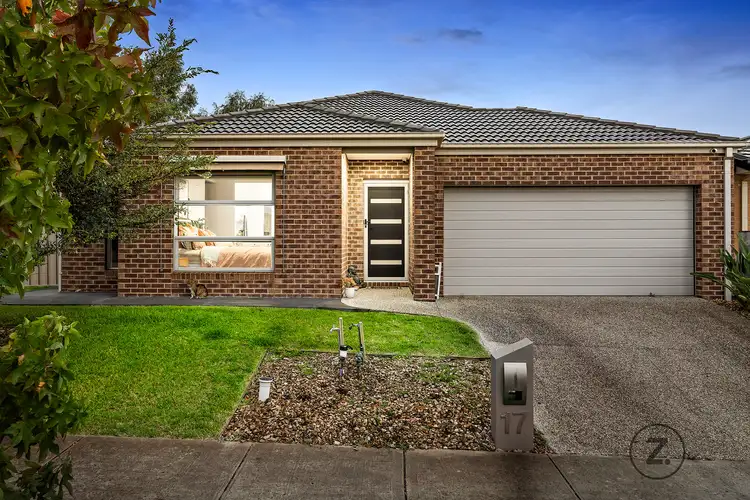 17 Harrison Way, Pakenham VIC 3810