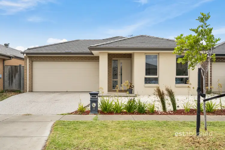 8 Jansar  Street, Point Cook VIC 3030