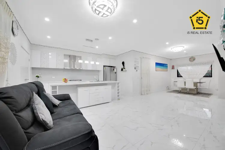 102 Wootten Road