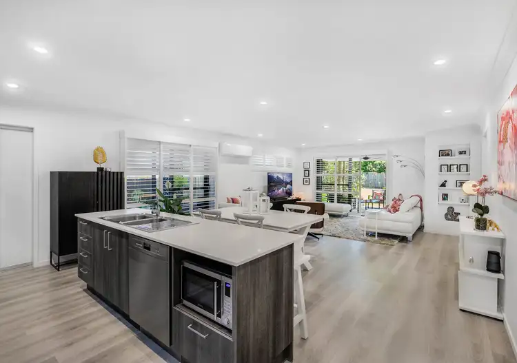 52 College Road, Karana Downs QLD 4306