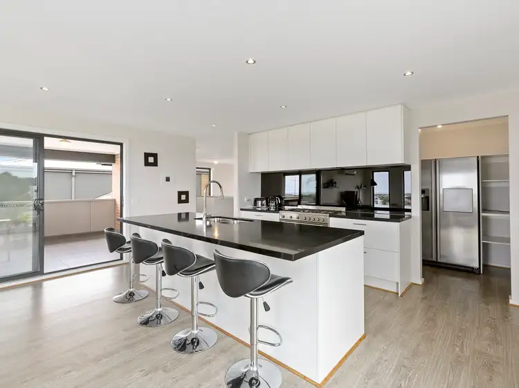 225 Fischer Street, Torquay VIC 3228