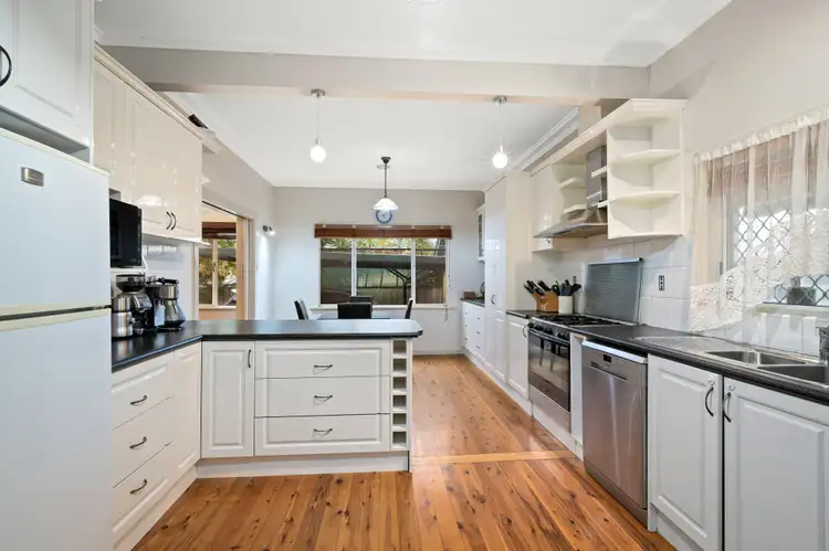 Fourth view of Homely house listing, 519 Kotthoff Street, Lavington NSW 2641