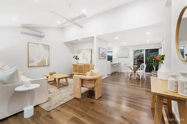 2/9 Paton Street, Montmorency VIC 3094
