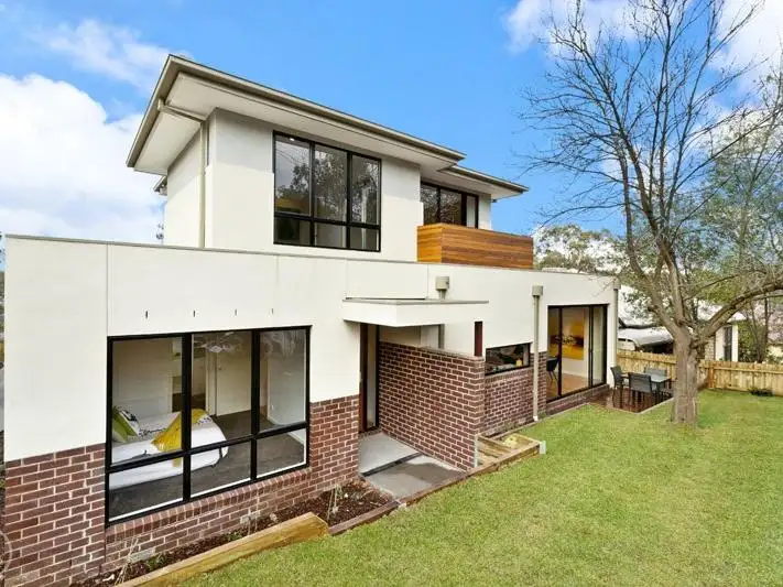 1/8 Swan Street, Eltham VIC 3095