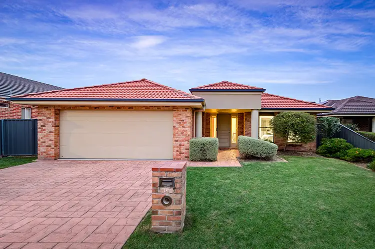 16 Peards Drive, East Albury NSW 2640
