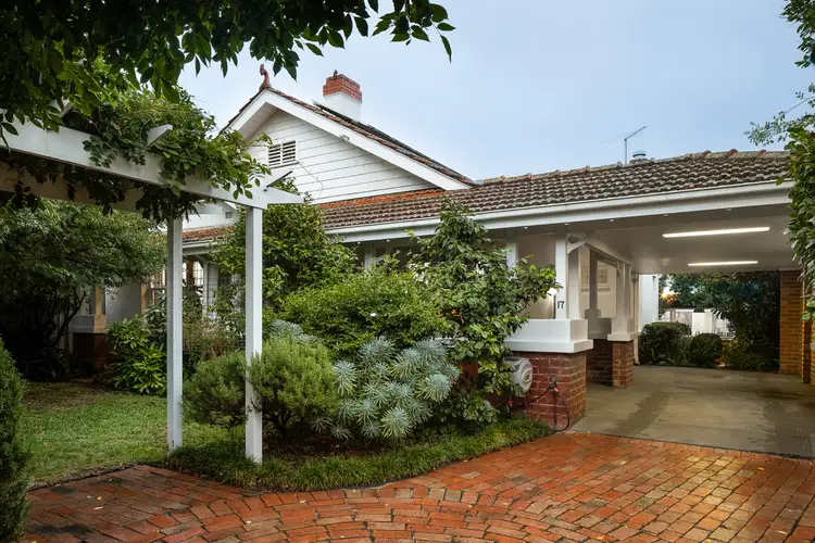 17 Montclair Avenue, Brighton VIC 3186