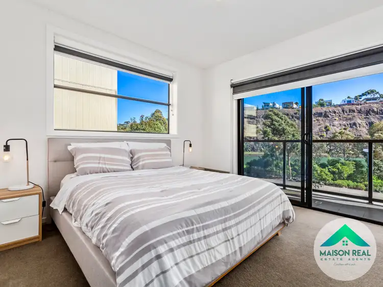 Fourth view of Homely semi-detached listing, 100 Valley Lake Boulevard, Keilor East VIC 3033