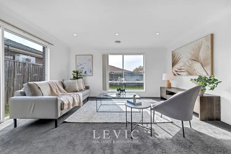 16 Tenterfield Place