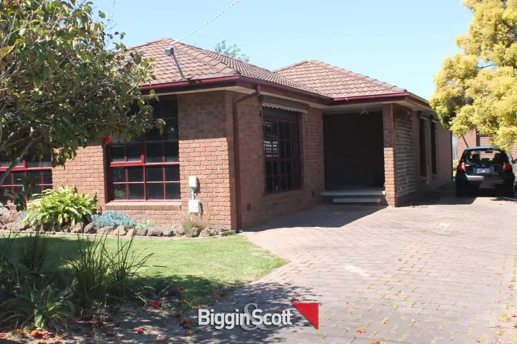 4 Valma Avenue, Cranbourne VIC 3977