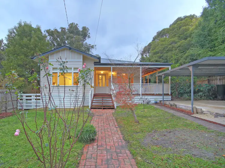 8 Kumbada Avenue, Upwey VIC 3158