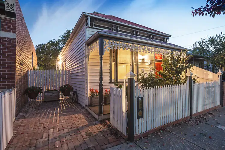 11 Walter Street, Seddon VIC 3011