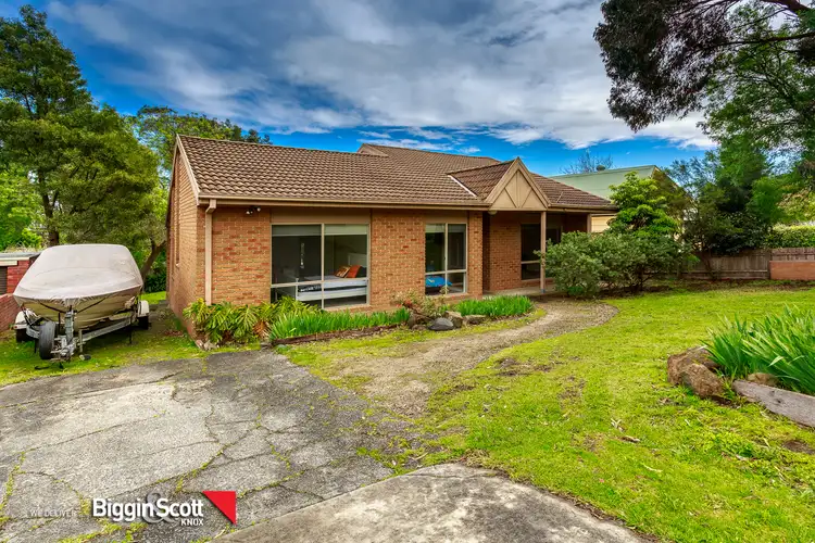 8 Schneider Street, Ferntree Gully VIC 3156