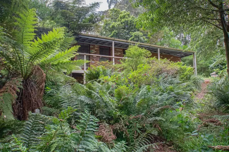 16 Dickens Road, Olinda VIC 3788