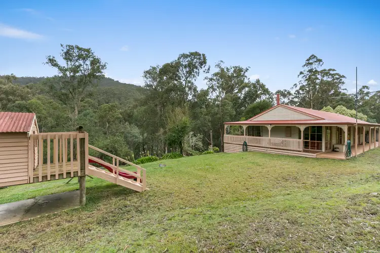 28 Reefton  Drive, Mcmahons Creek VIC 3799