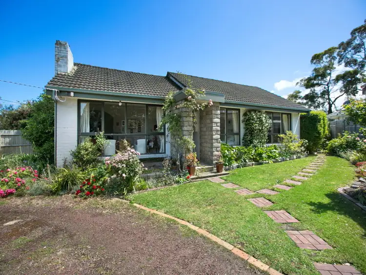 99 Wimborne Avenue, Mount Eliza VIC 3930