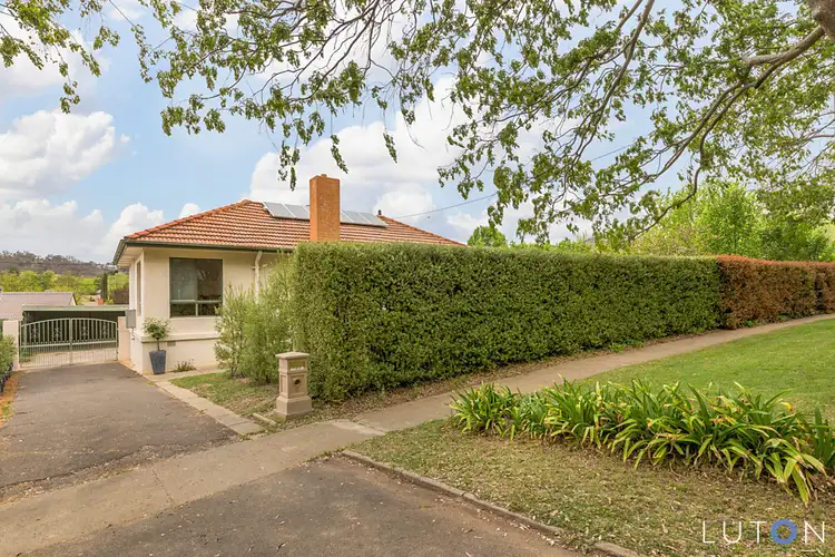 21 Macartney Crescent, Deakin ACT 2600
