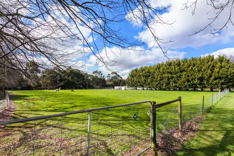 18 Courtney Road, Coomoora VIC 3461