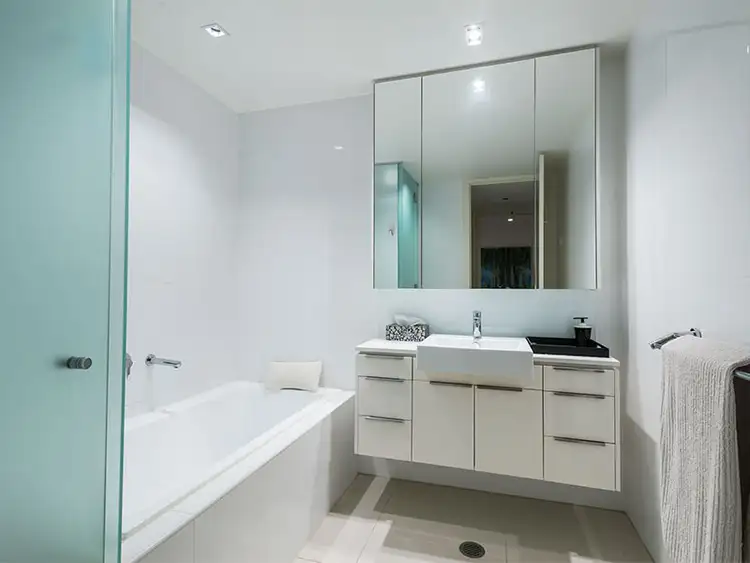 Fourth view of Homely apartment listing, 4/15 Beach Road, Hampton VIC 3188