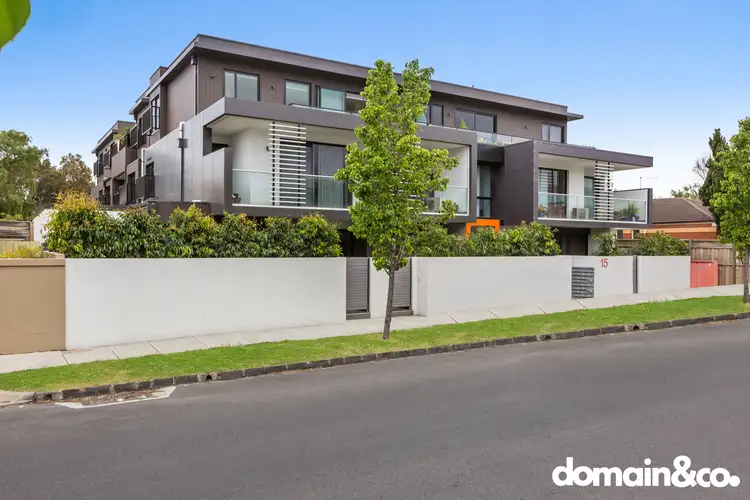 202/15-17 Manchester Grove, Glen Huntly VIC 3163