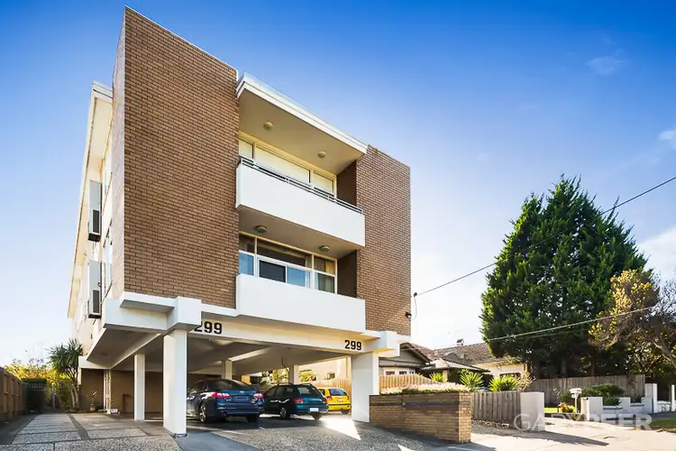 2/299 Orrong Road, St Kilda East VIC 3183