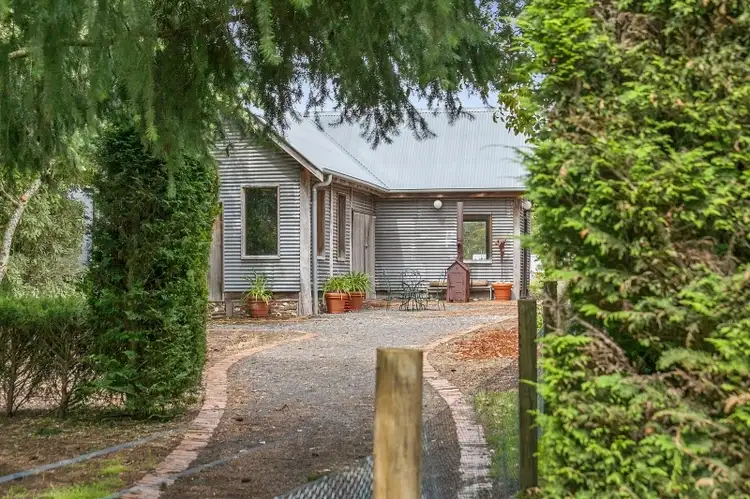 33 Table Hill Road, Daylesford VIC 3460