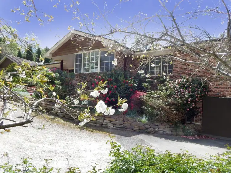 4 Greyleaves Avenue, Burradoo NSW 2576