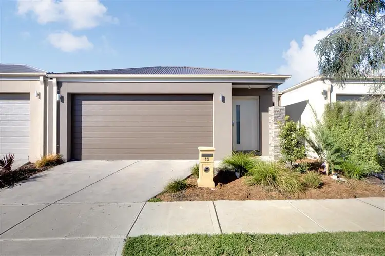 13 Coberley Way, Cranbourne North VIC 3977