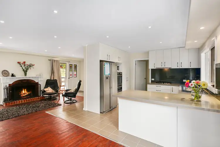 22 Hilltop Rise, Launching Place VIC 3139