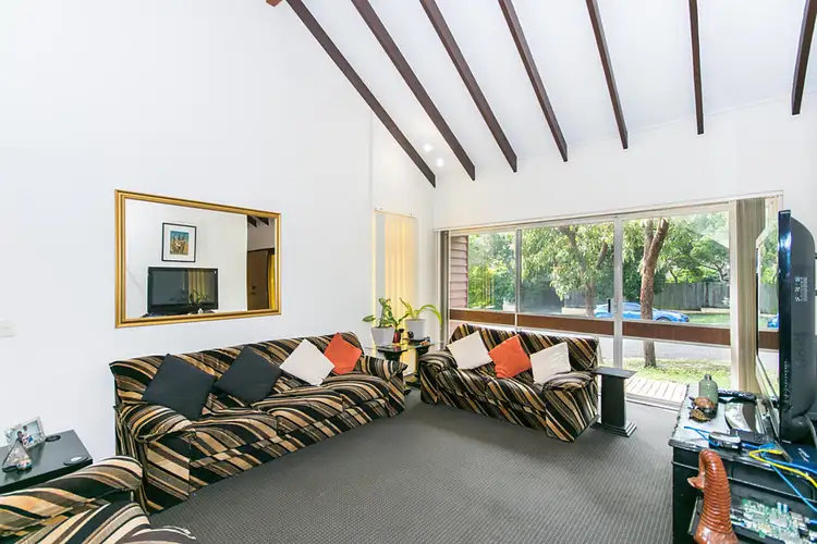 2 Ashburton Street, Chapel Hill QLD 4069