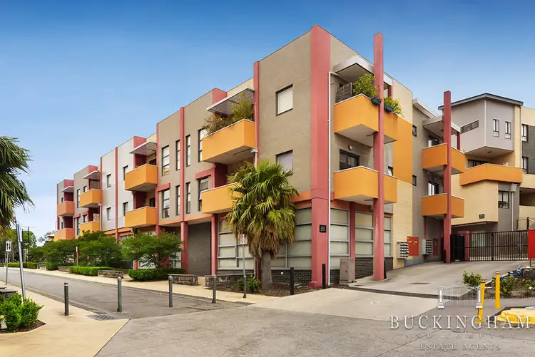 18/3 Wardens Walk, Coburg VIC 3058